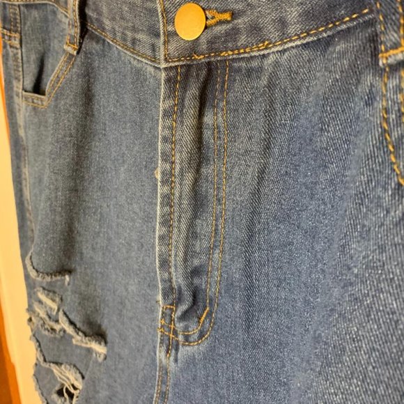 Distressed Ripped High Rise Mom Jeans - Picture 8 of 11